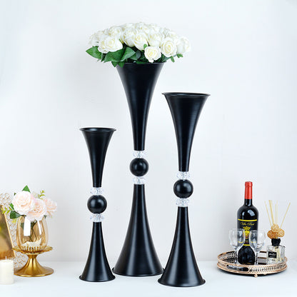 Horn-shaped vase centerpiece  9217